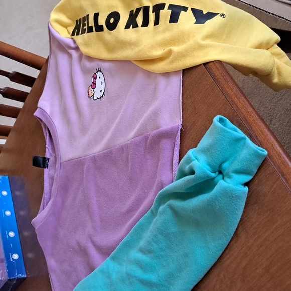Hello Kitty Tops - SALE Hello kitty crop top M/ BUNDLE ONLY 2or more items